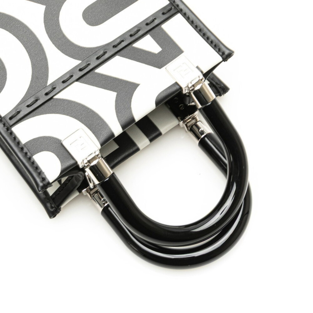 FENDI Black Leather Shoulder Bag - Picture 4 of 11
